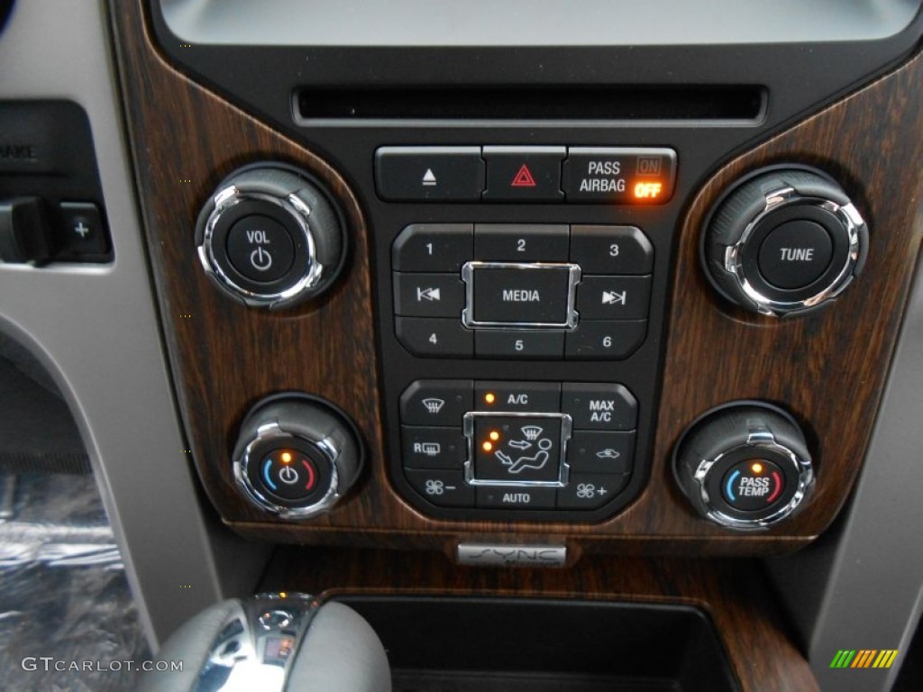 2013 Ford F150 Lariat SuperCrew 4x4 Controls Photo #77105597