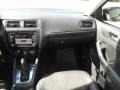 Black - Jetta SE Sedan Photo No. 20
