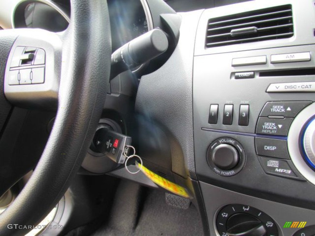 2010 Mazda MAZDA3 i Touring 4 Door Controls Photo #77109797