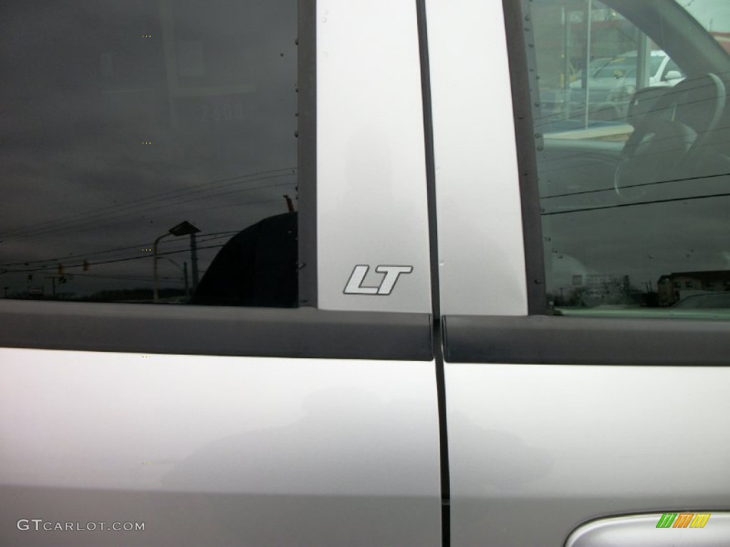 2004 Chevrolet TrailBlazer EXT LT 4x4 Marks and Logos Photos