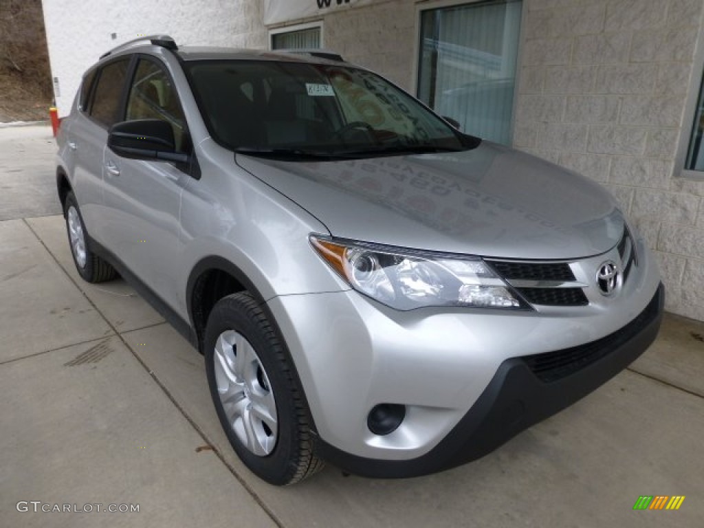 Classic Silver Metallic 2013 Toyota RAV4 LE AWD Exterior Photo #77111555