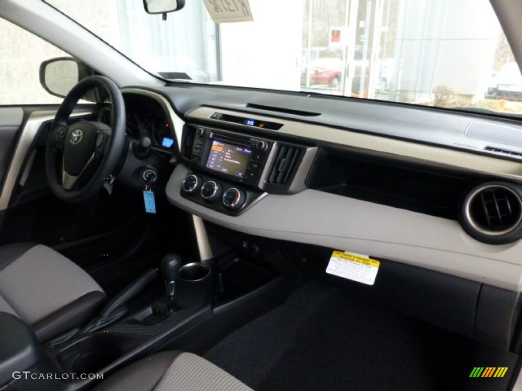 2013 Toyota RAV4 LE AWD Dashboard Photos