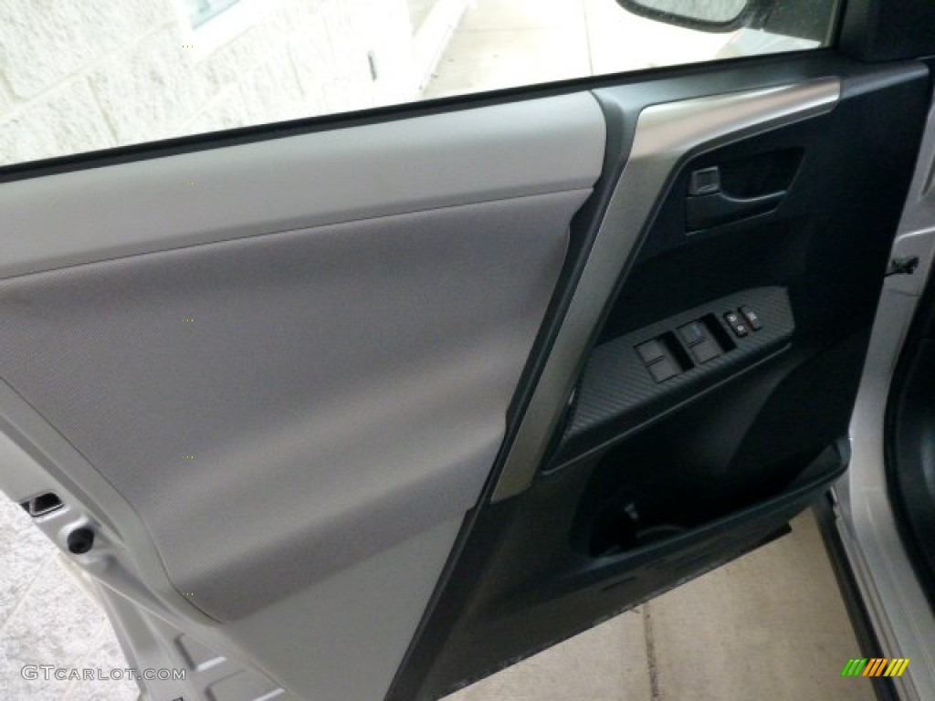 2013 Toyota RAV4 LE AWD Ash Door Panel Photo #77111708