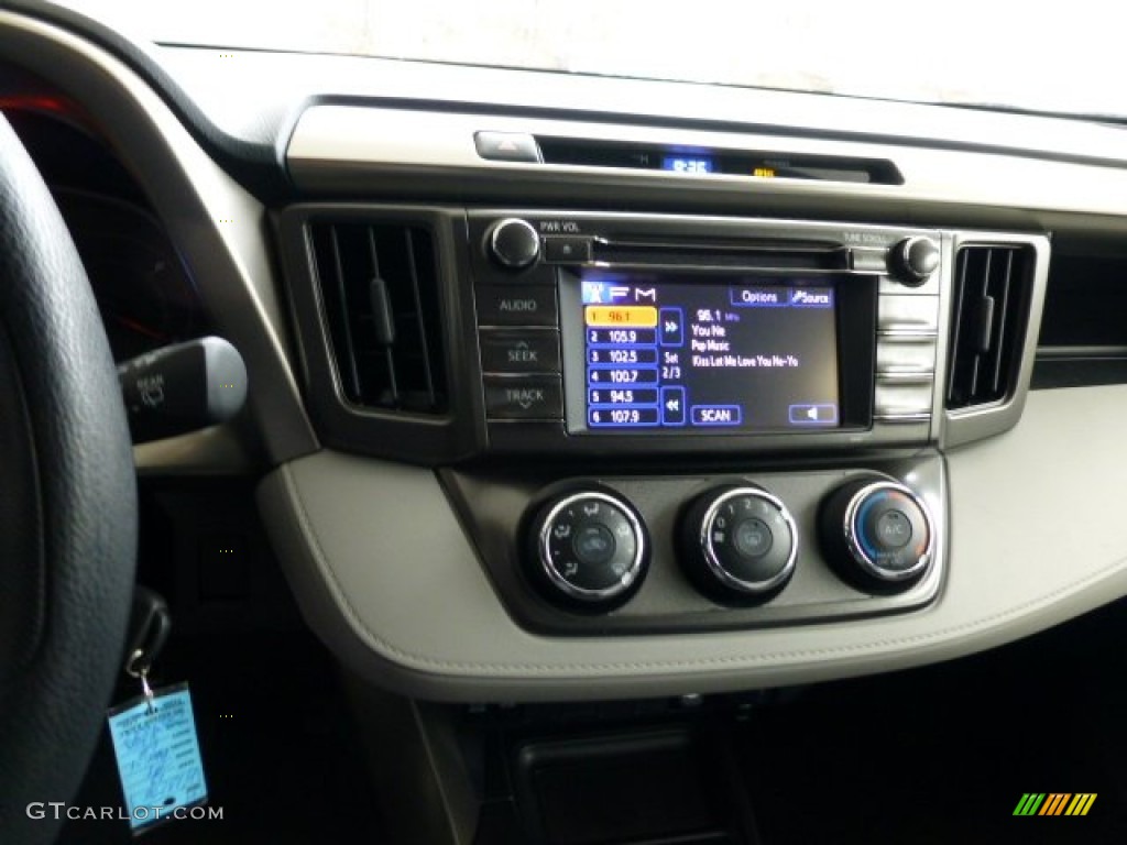2013 Toyota RAV4 LE AWD Controls Photo #77111740