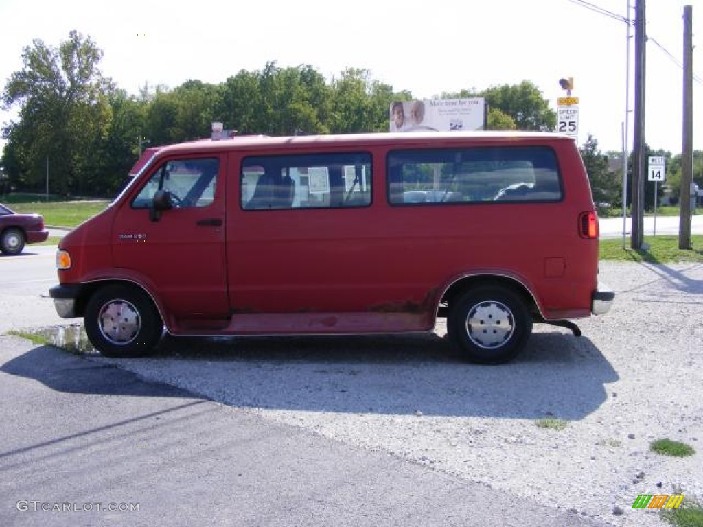 1994 Ram Van B250 Passenger Wagon - Colorado Red / Gray photo #2