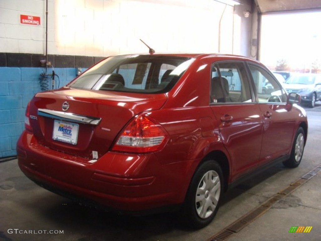 2011 Versa 1.8 S Sedan - Red Brick / Charcoal photo #4
