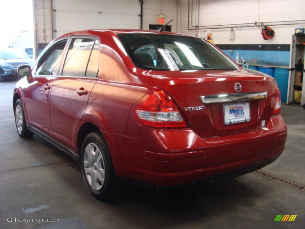 2011 Versa 1.8 S Sedan - Red Brick / Charcoal photo #6