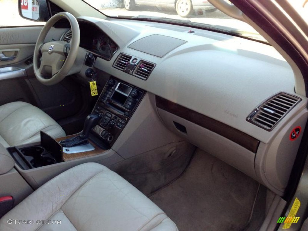 2006 Volvo XC90 2.5T AWD Taupe Dashboard Photo #77113160