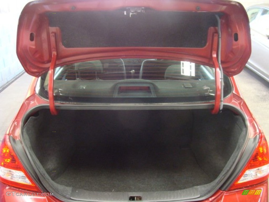 2011 Versa 1.8 S Sedan - Red Brick / Charcoal photo #14