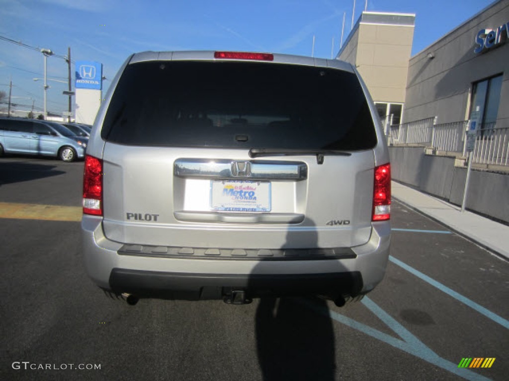 2011 Pilot LX 4WD - Alabaster Silver Metallic / Gray photo #5