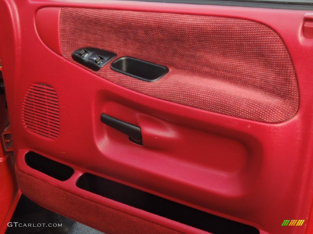 1995 Dodge Ram 2500 SLT Regular Cab 4x4 Red Door Panel Photo #77118530