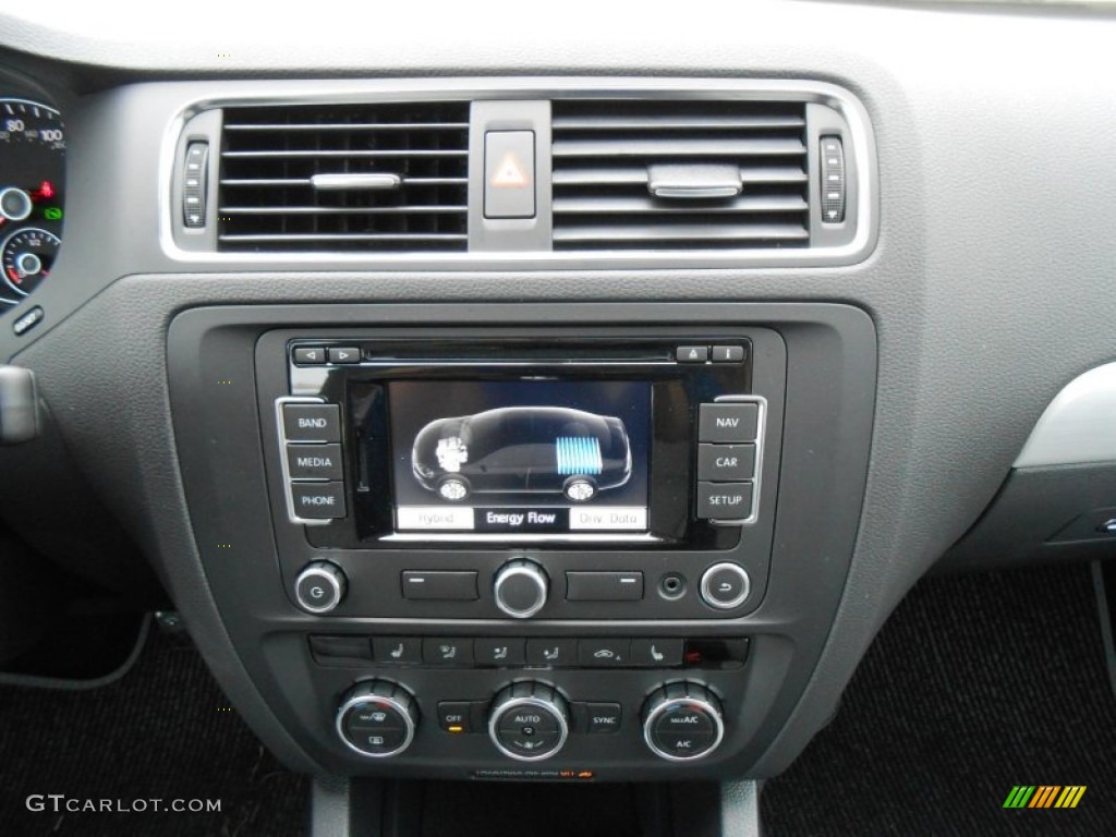 2013 Volkswagen Jetta Hybrid SEL Premium Controls Photo #77121227