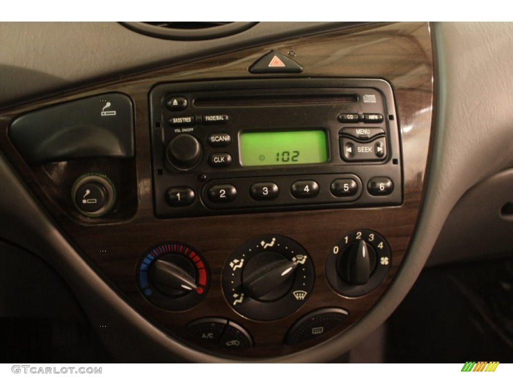 2000 Ford Focus ZTS Sedan Controls Photos