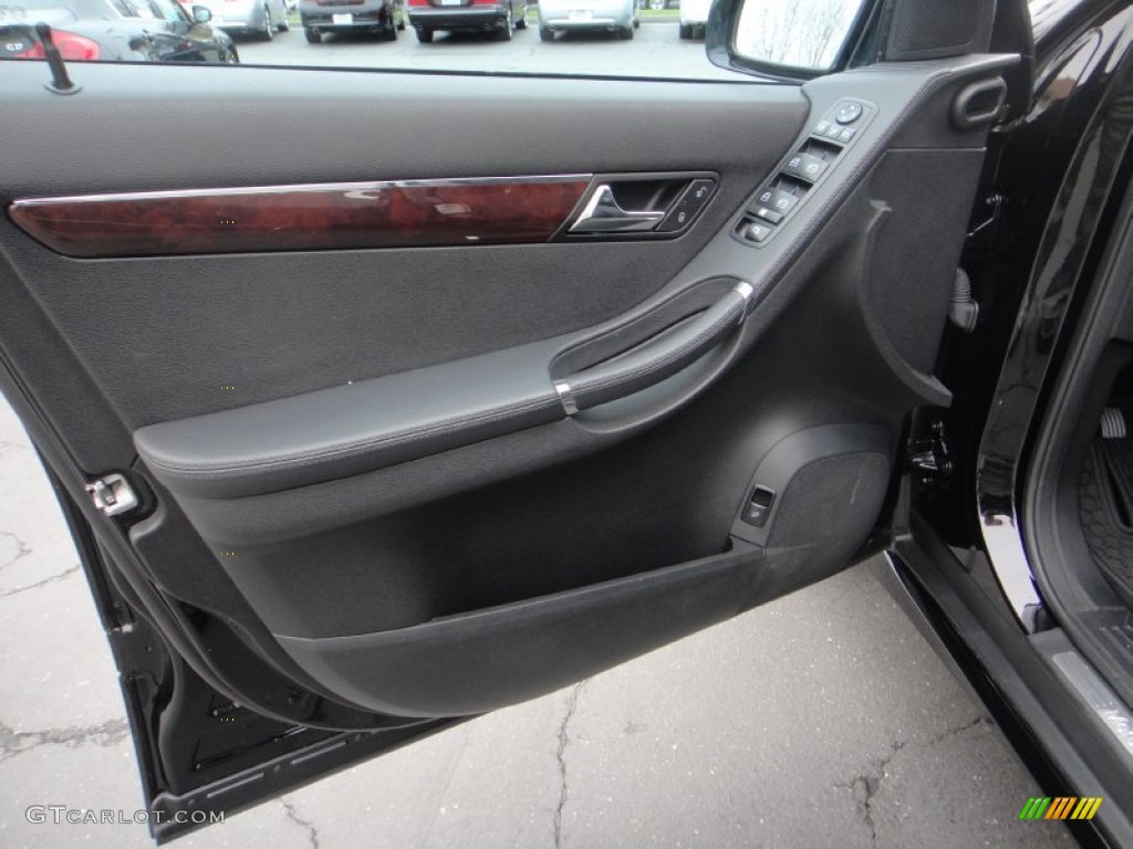 2010 Mercedes-Benz R 350 BlueTEC 4Matic Black Door Panel Photo #77122328