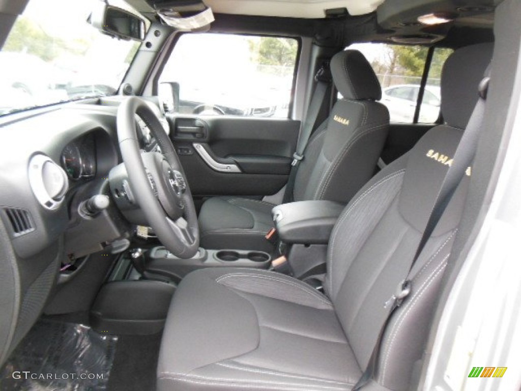2013 Jeep Wrangler Unlimited Sahara 4x4 Front Seat Photo #77123381