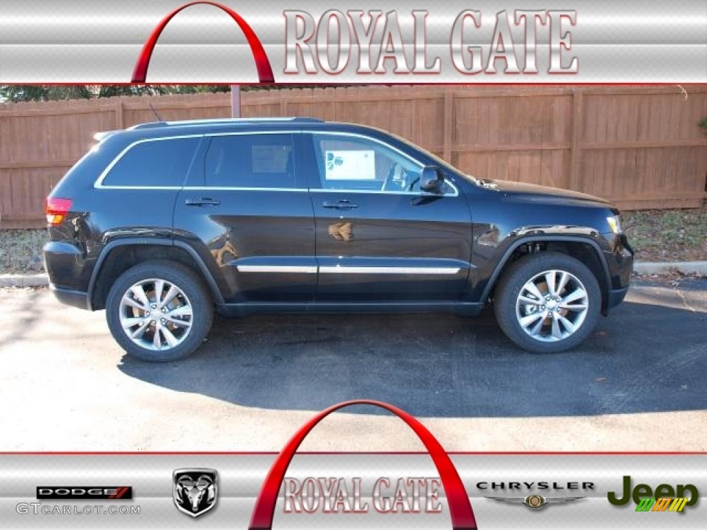 2013 Grand Cherokee Laredo 4x4 - Brilliant Black Crystal Pearl / Black photo #1