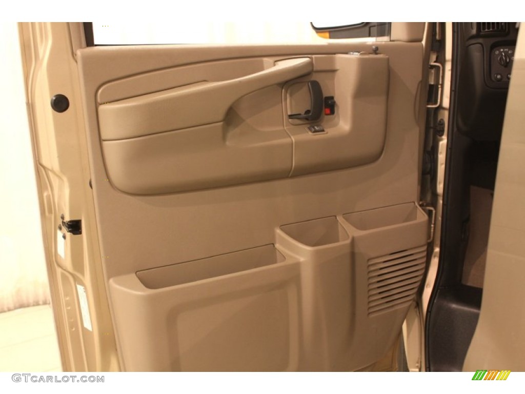 2007 Savana Van LS 3500 Passenger - Sand Beige Metallic / Neutral photo #5
