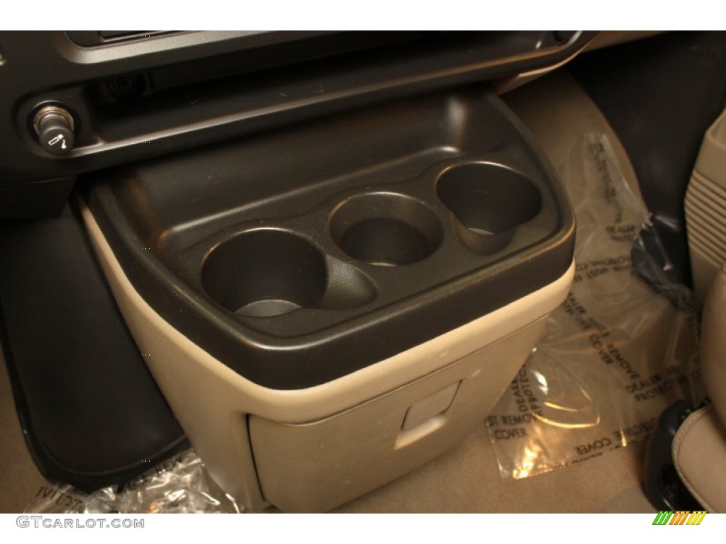 2007 Savana Van LS 3500 Passenger - Sand Beige Metallic / Neutral photo #12