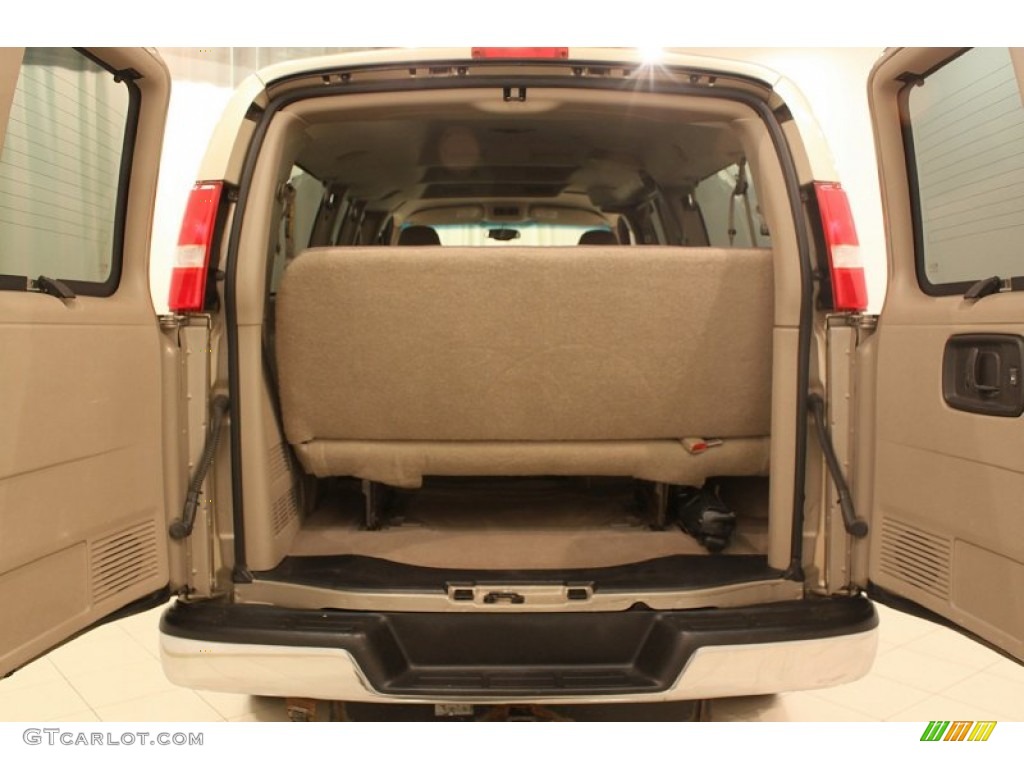 2007 Savana Van LS 3500 Passenger - Sand Beige Metallic / Neutral photo #20