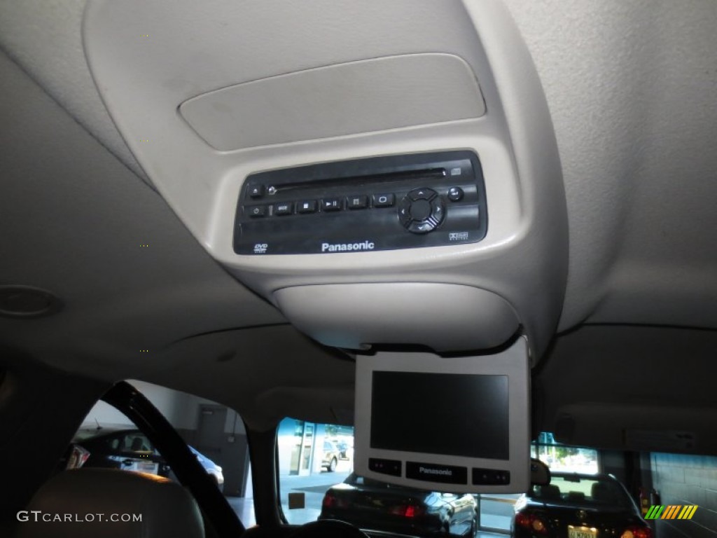 2003 Suburban 1500 Z71 4x4 - Black / Gray/Dark Charcoal photo #21