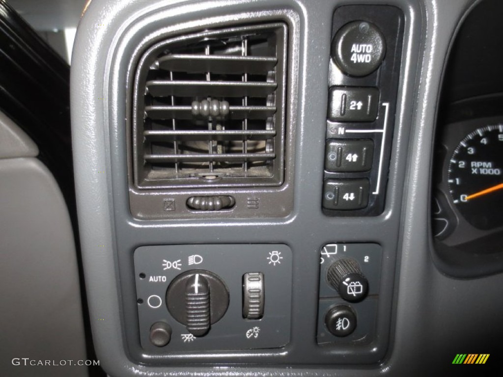 2003 Suburban 1500 Z71 4x4 - Black / Gray/Dark Charcoal photo #25