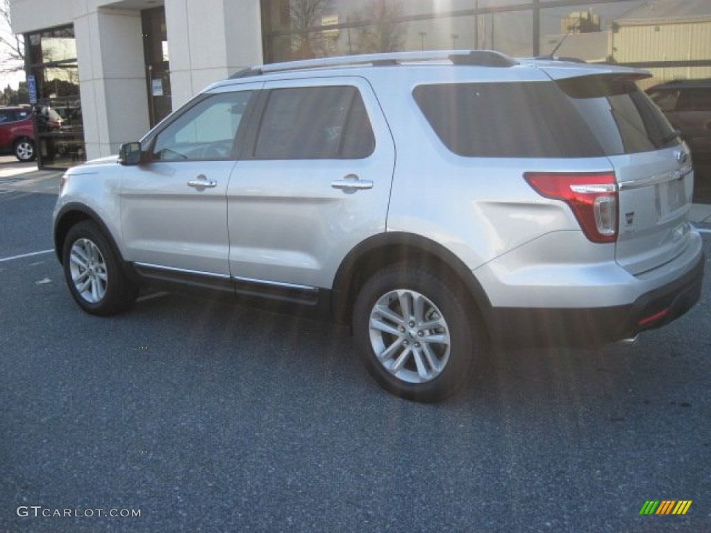 2013 Explorer XLT 4WD - Ingot Silver Metallic / Charcoal Black photo #3