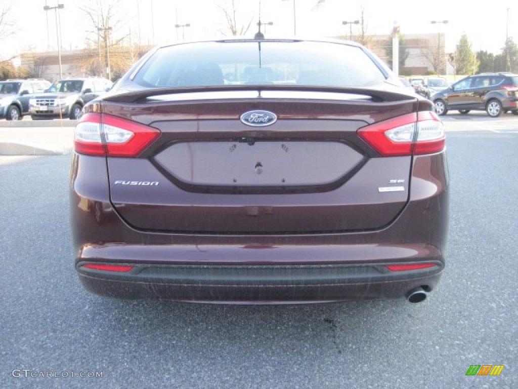 2013 Fusion SE 1.6 EcoBoost - Bordeaux Reserve Red Metallic / SE Appearance Package Charcoal Black/Red Stitching photo #4