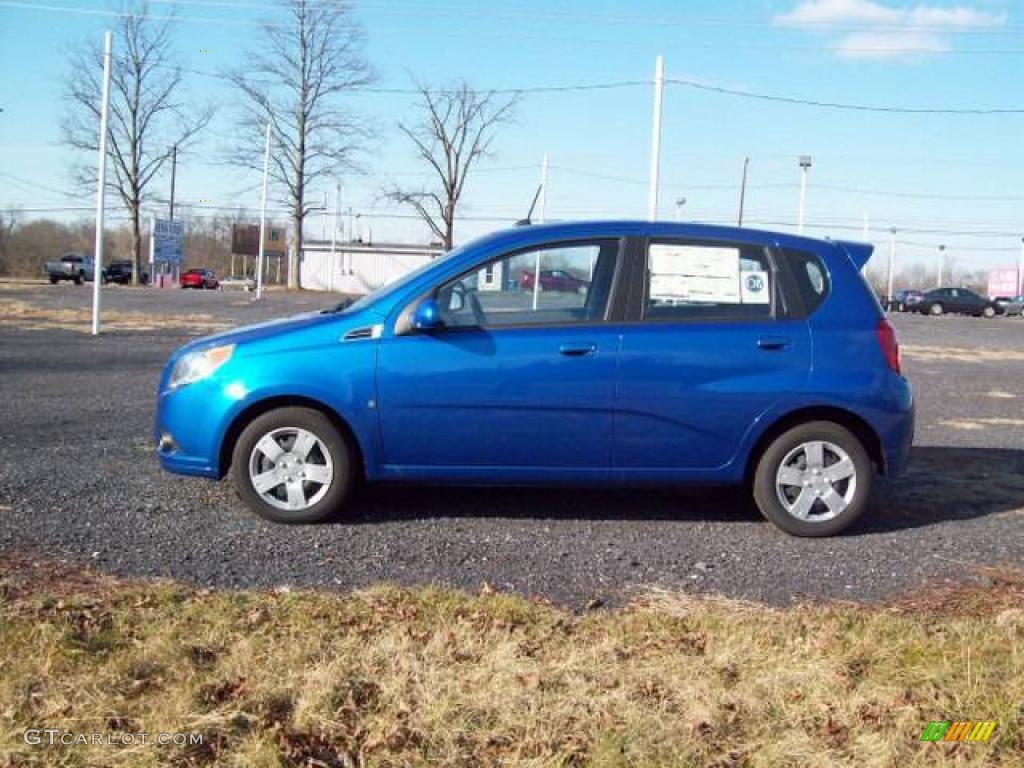 2009 Aveo Aveo5 LT - Bright Blue / Charcoal photo #2