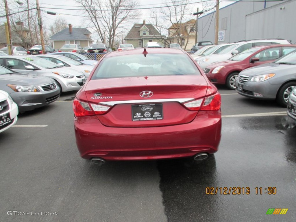 2011 Sonata SE - Venetian Red / Black photo #3