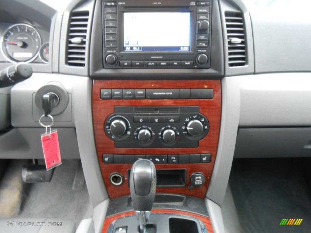 2005 Jeep Grand Cherokee Limited Controls Photo #77132765