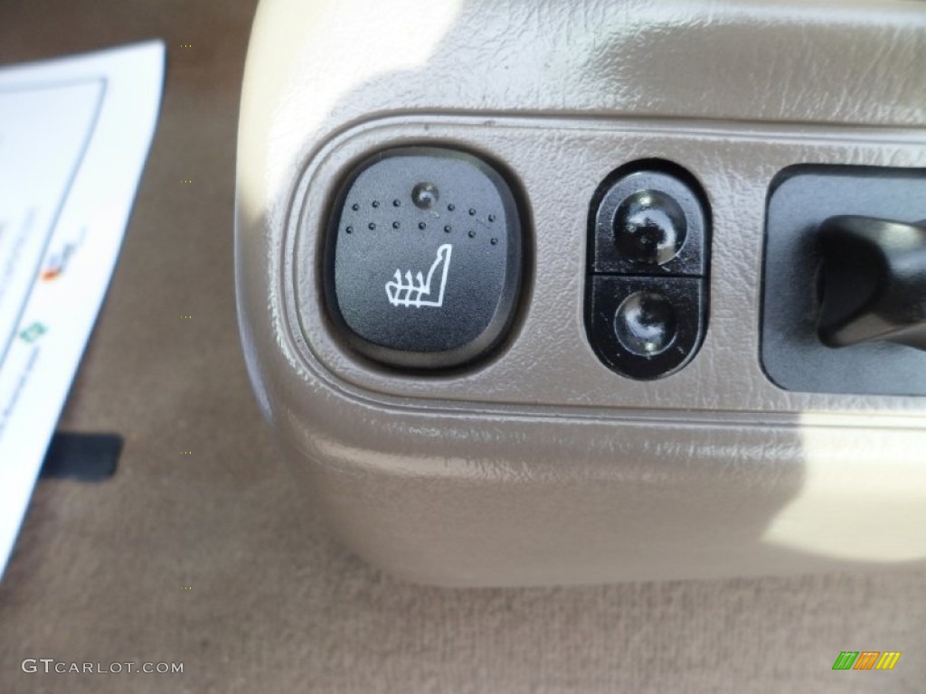 2002 Ford Excursion Limited 4x4 Controls Photo #77137136