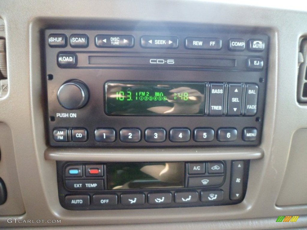 2002 Ford Excursion Limited 4x4 Audio System Photo #77137250