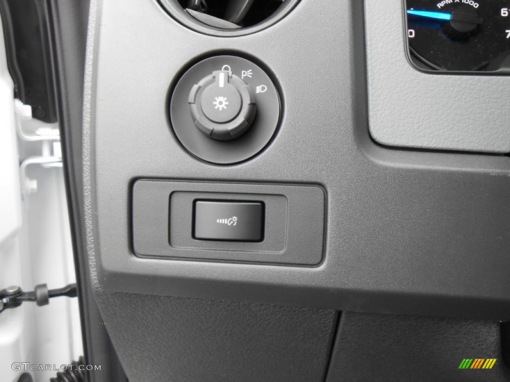 2013 Ford F150 XL Regular Cab Controls Photo #77138201