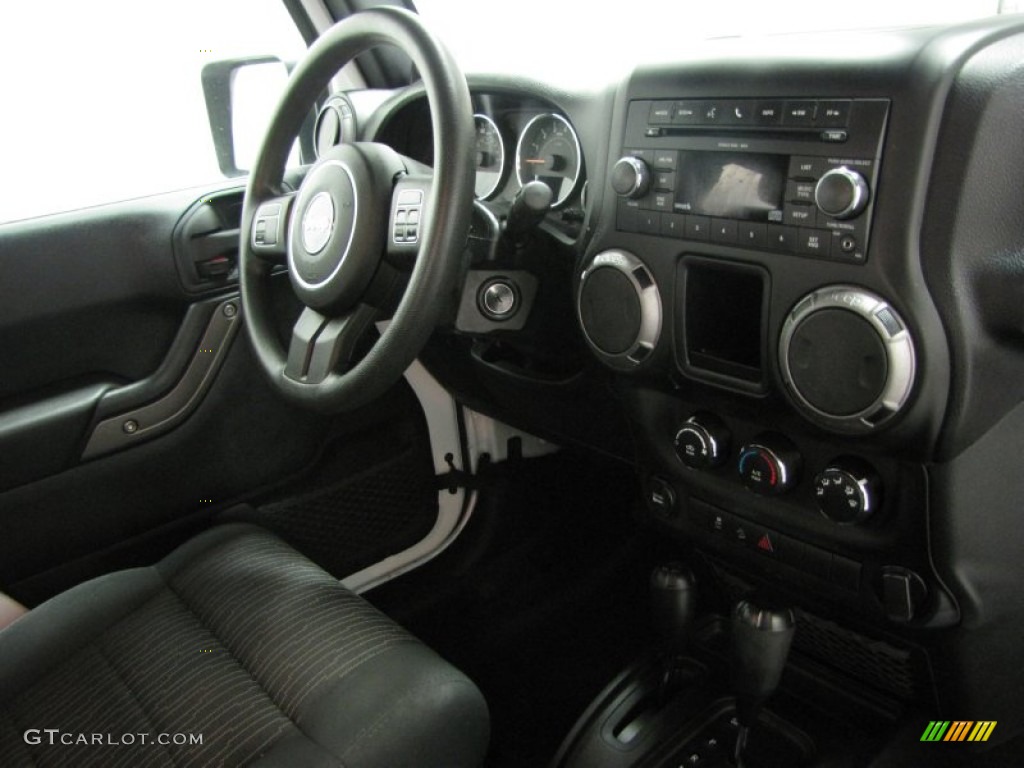 2011 Wrangler Sport 4x4 - Bright White / Black photo #19