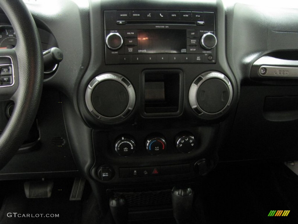 2011 Wrangler Sport 4x4 - Bright White / Black photo #20