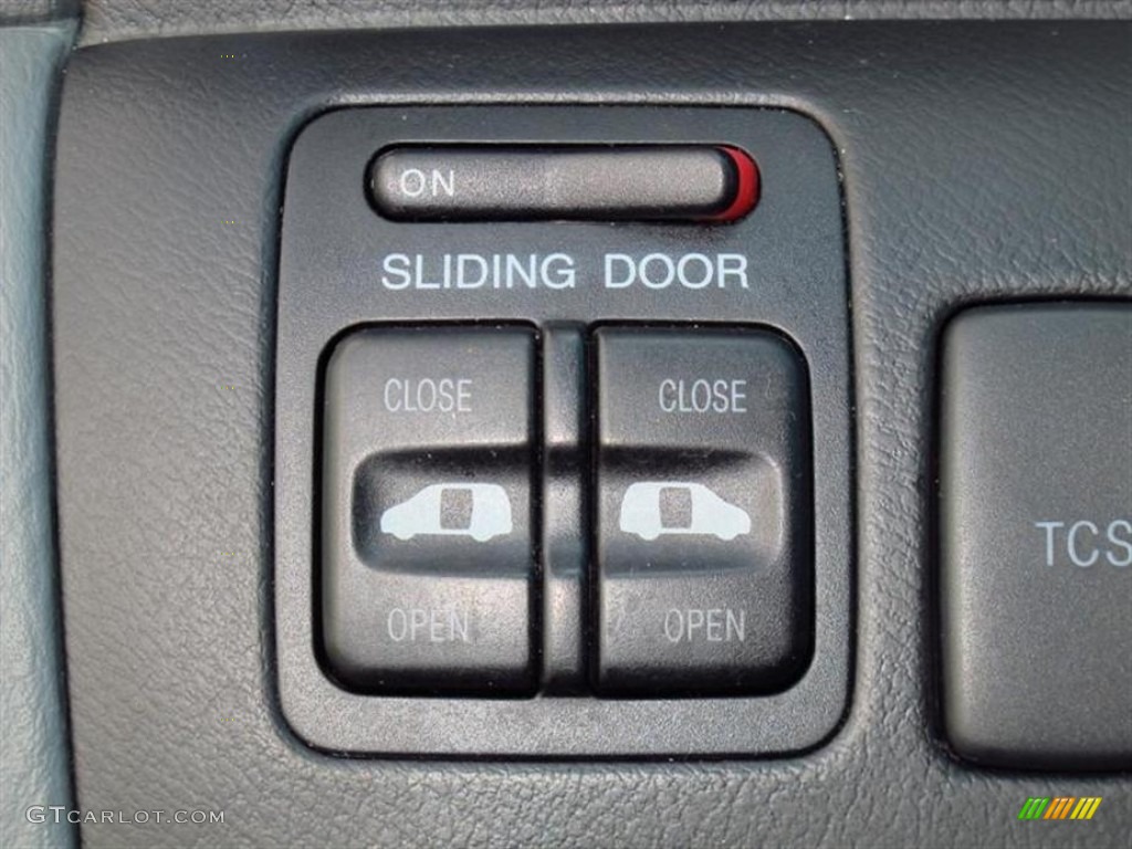 2000 Honda Odyssey EX Controls Photo #77142227