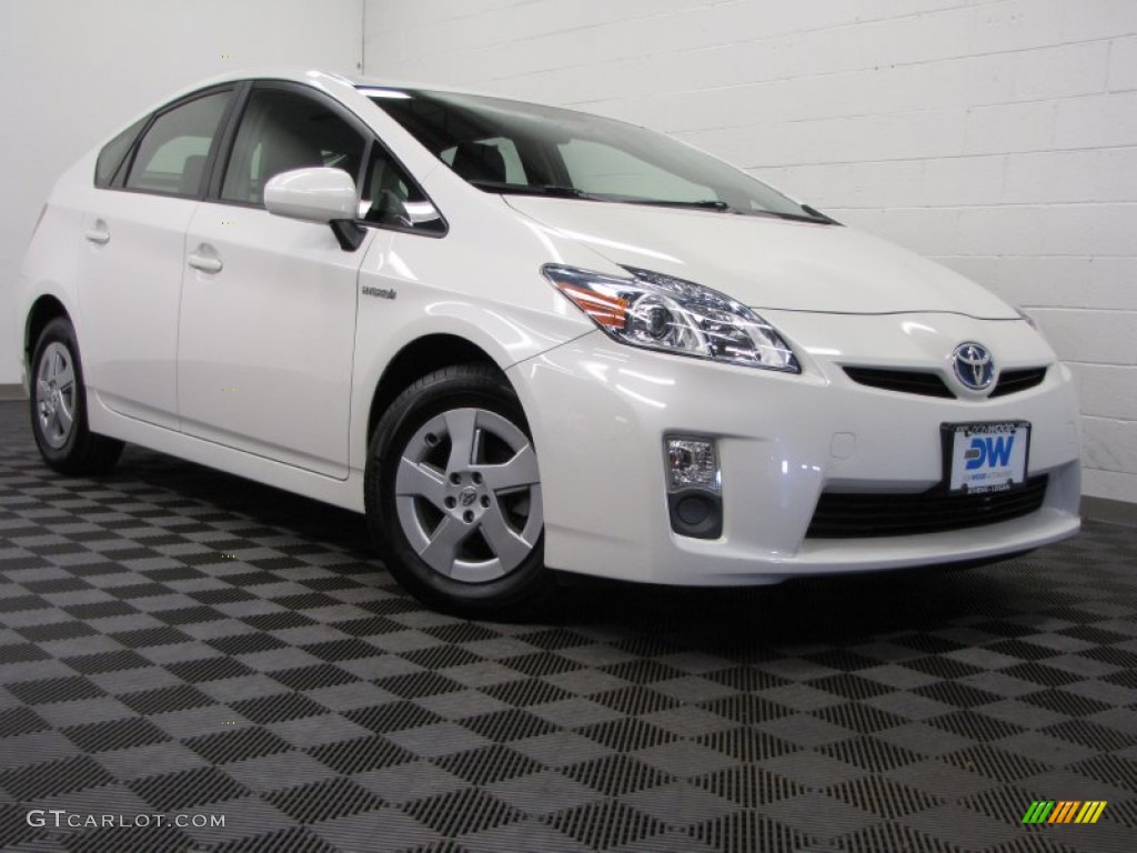 2010 Prius Hybrid V - Blizzard White Pearl / Dark Gray photo #1