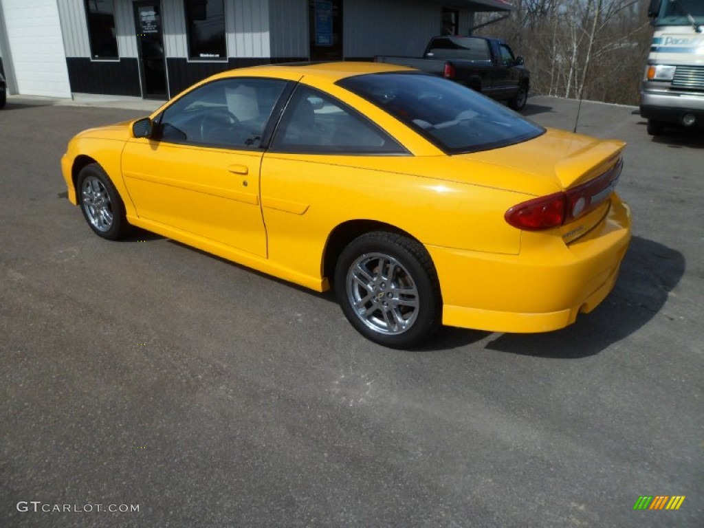 2003 Cavalier LS Sport Coupe - Yellow / Graphite Gray photo #5