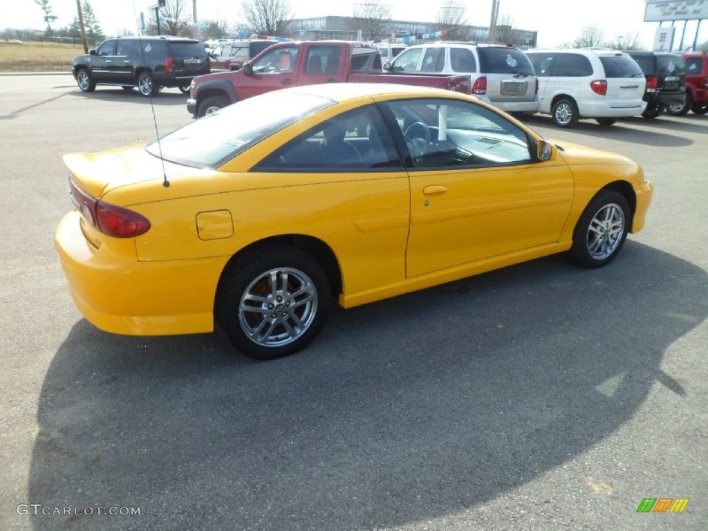 2003 Cavalier LS Sport Coupe - Yellow / Graphite Gray photo #6