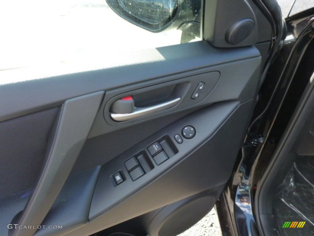 2013 Mazda MAZDA3 i Touring 5 Door Controls Photo #77142973
