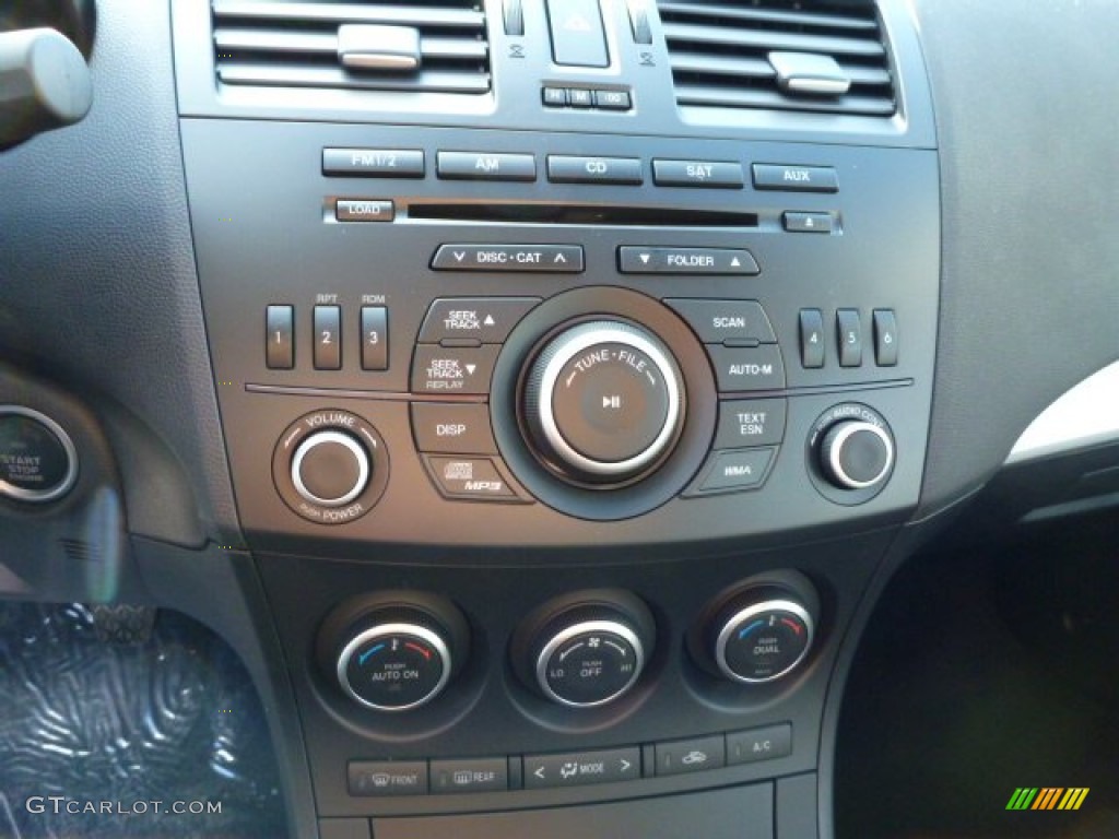 2013 Mazda MAZDA3 i Touring 5 Door Controls Photo #77143067