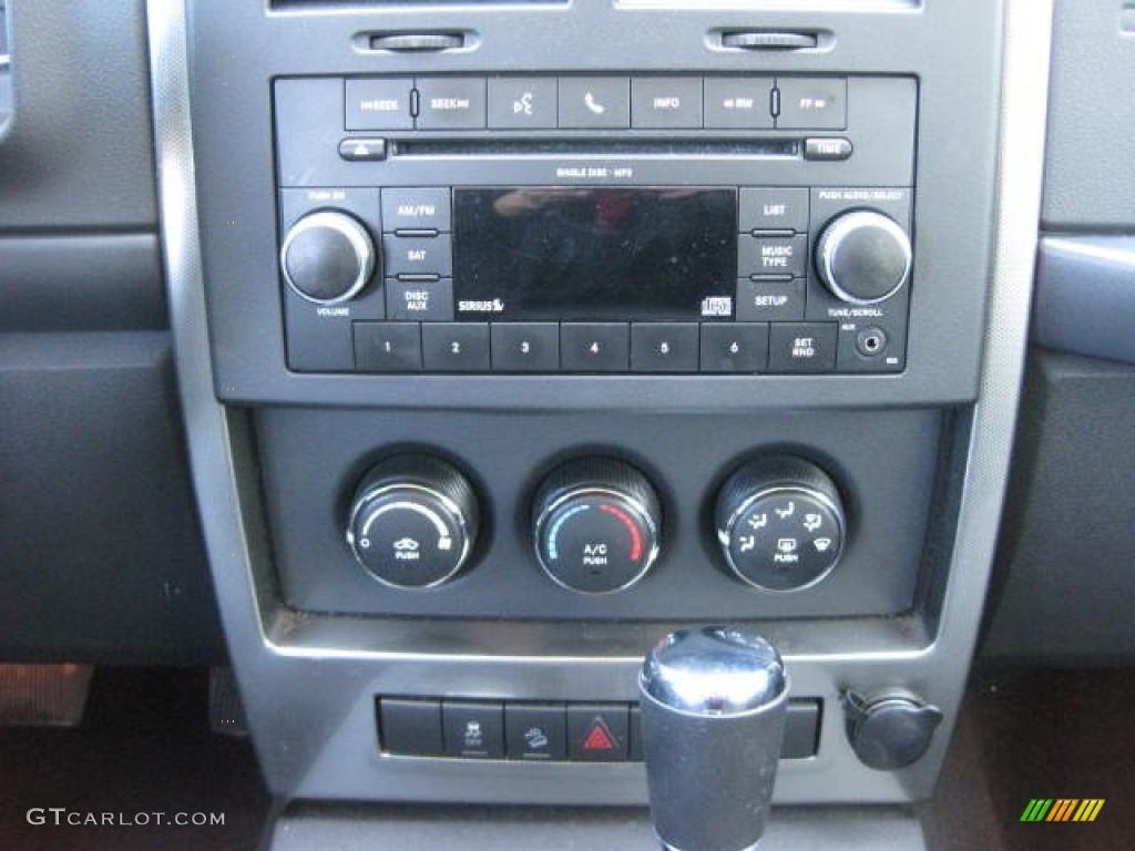 2011 Liberty Sport 4x4 - Natural Green Metallic / Dark Slate Gray photo #22
