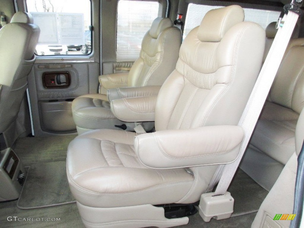 2006 GMC Savana Van 1500 Passenger Conversion Rear Seat Photo #77145168