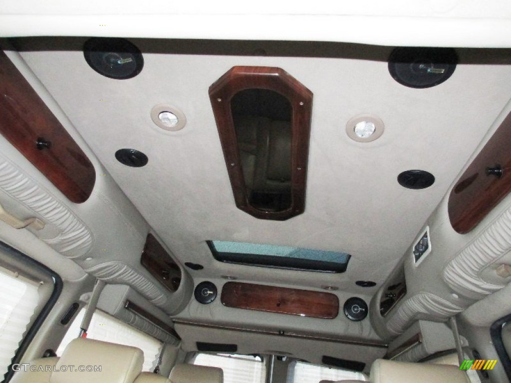 Neutral Interior 2006 GMC Savana Van 1500 Passenger Conversion Photo #77145289