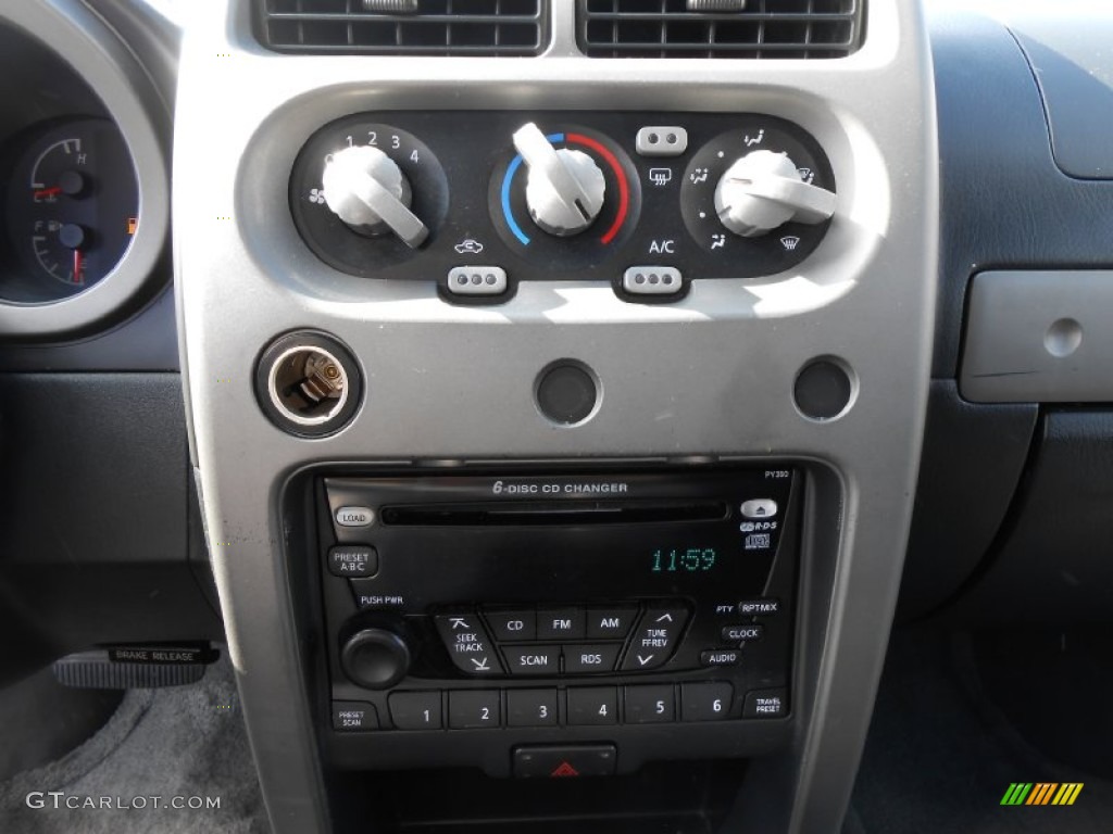 2002 Nissan Xterra SE V6 SC 4x4 Controls Photo #77145935