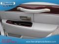 2004 Vibrant White Lincoln Town Car Ultimate  photo #24
