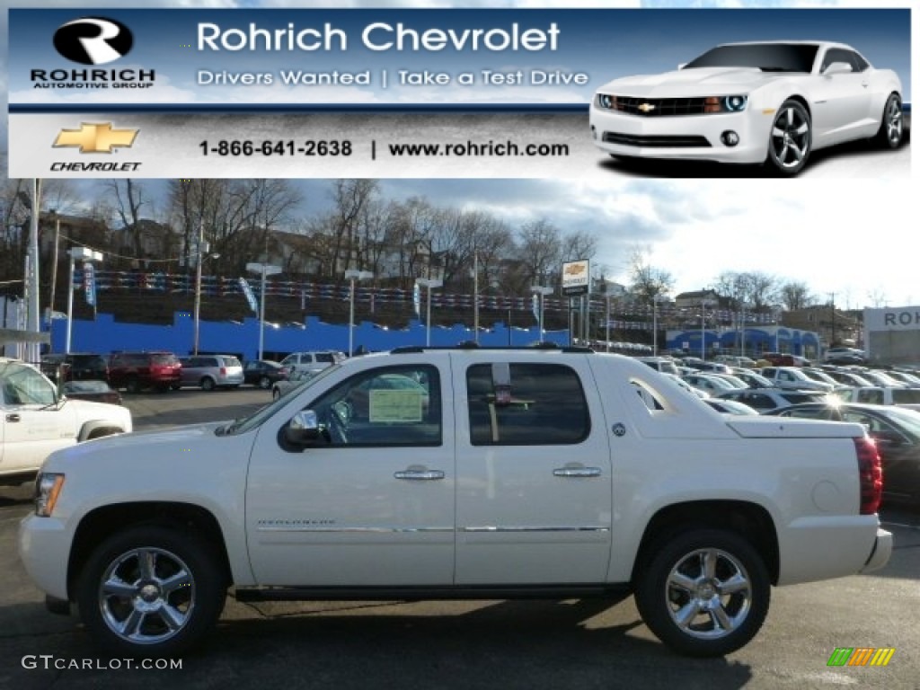 White Diamond Tricoat Chevrolet Avalanche