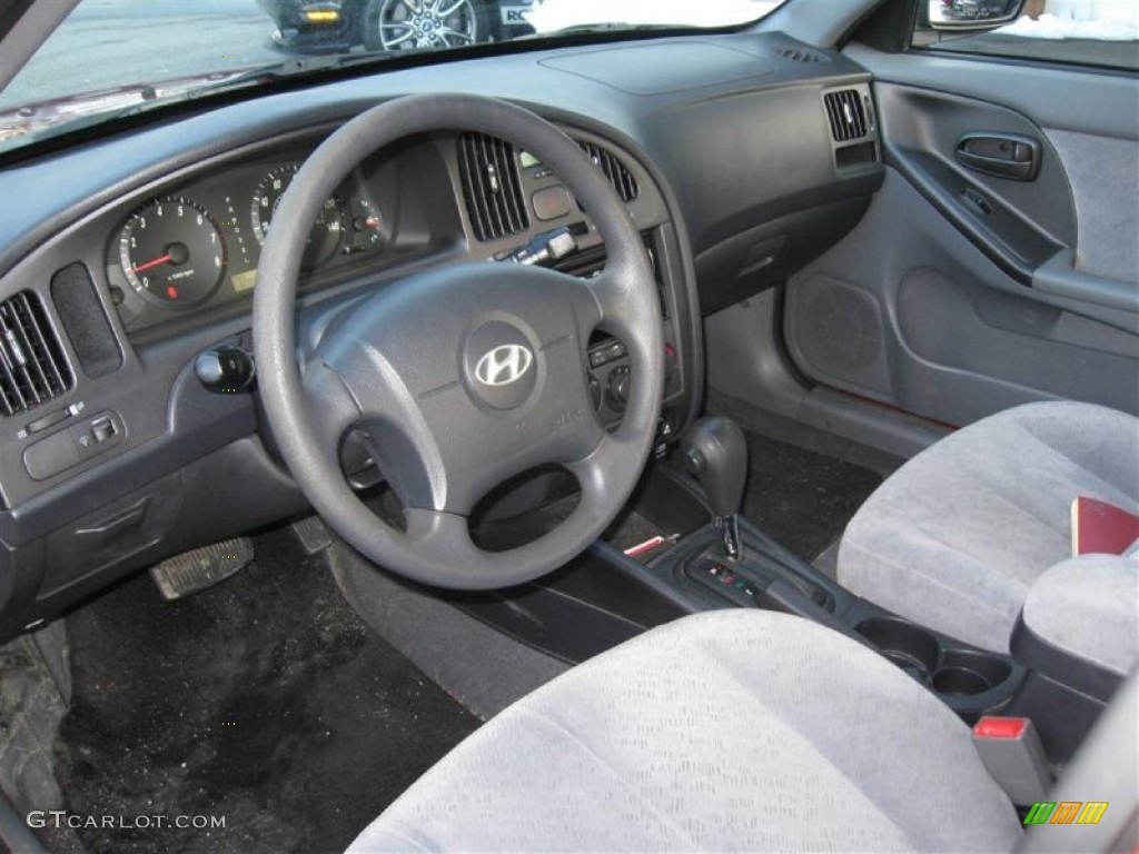 Gray Interior 2004 Hyundai Elantra GLS Sedan Photo #77151050