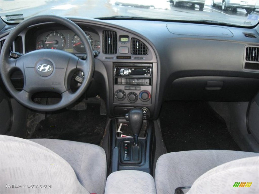 2004 Hyundai Elantra GLS Sedan Gray Dashboard Photo #77151068