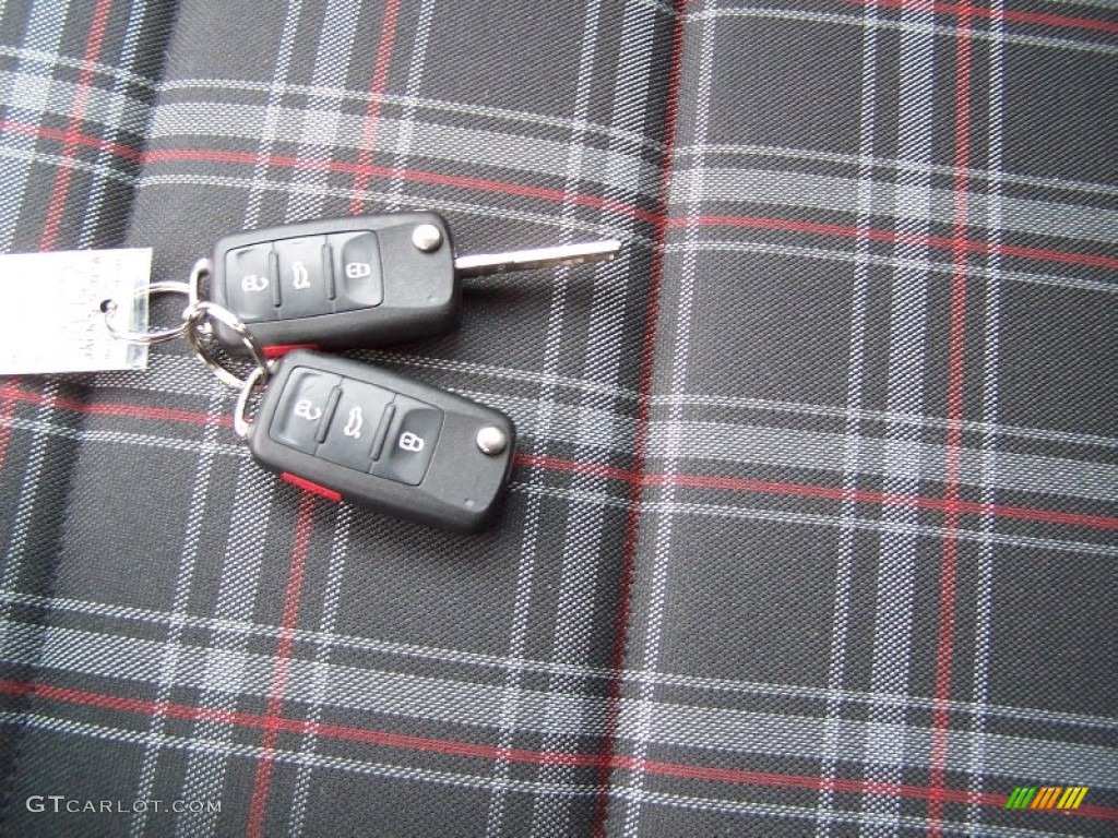 2012 GTI 4 Door - Carbon Steel Gray Metallic / Interlagos Plaid Cloth photo #20